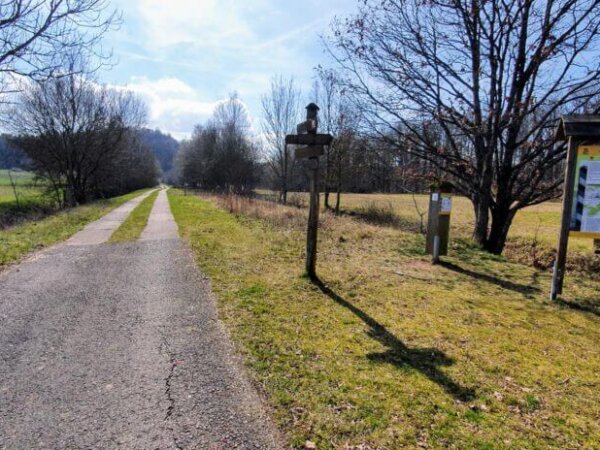 Idyllischer Wanderweg am Grünen Band